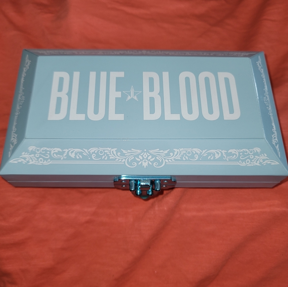 Blue Blood palette